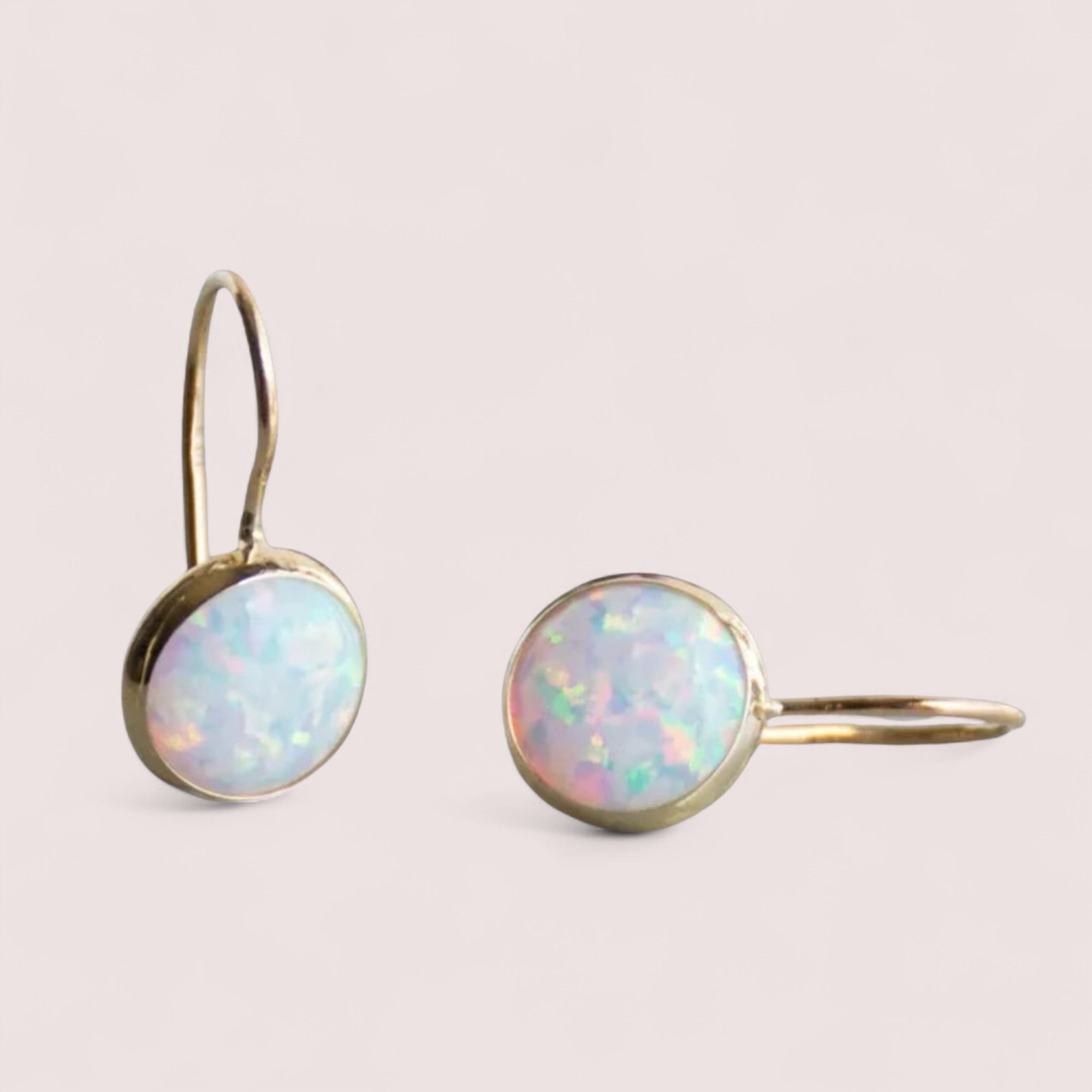 Elira Stockholm™ | Vintage Guldpläterade Örhängen med Vit Opal