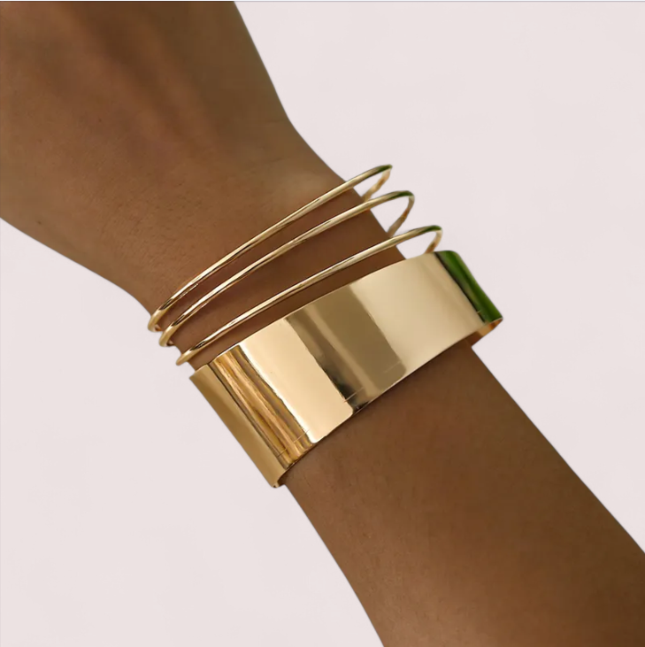 Elira Stockholm™ | Klassisk Guld Vintage Armband