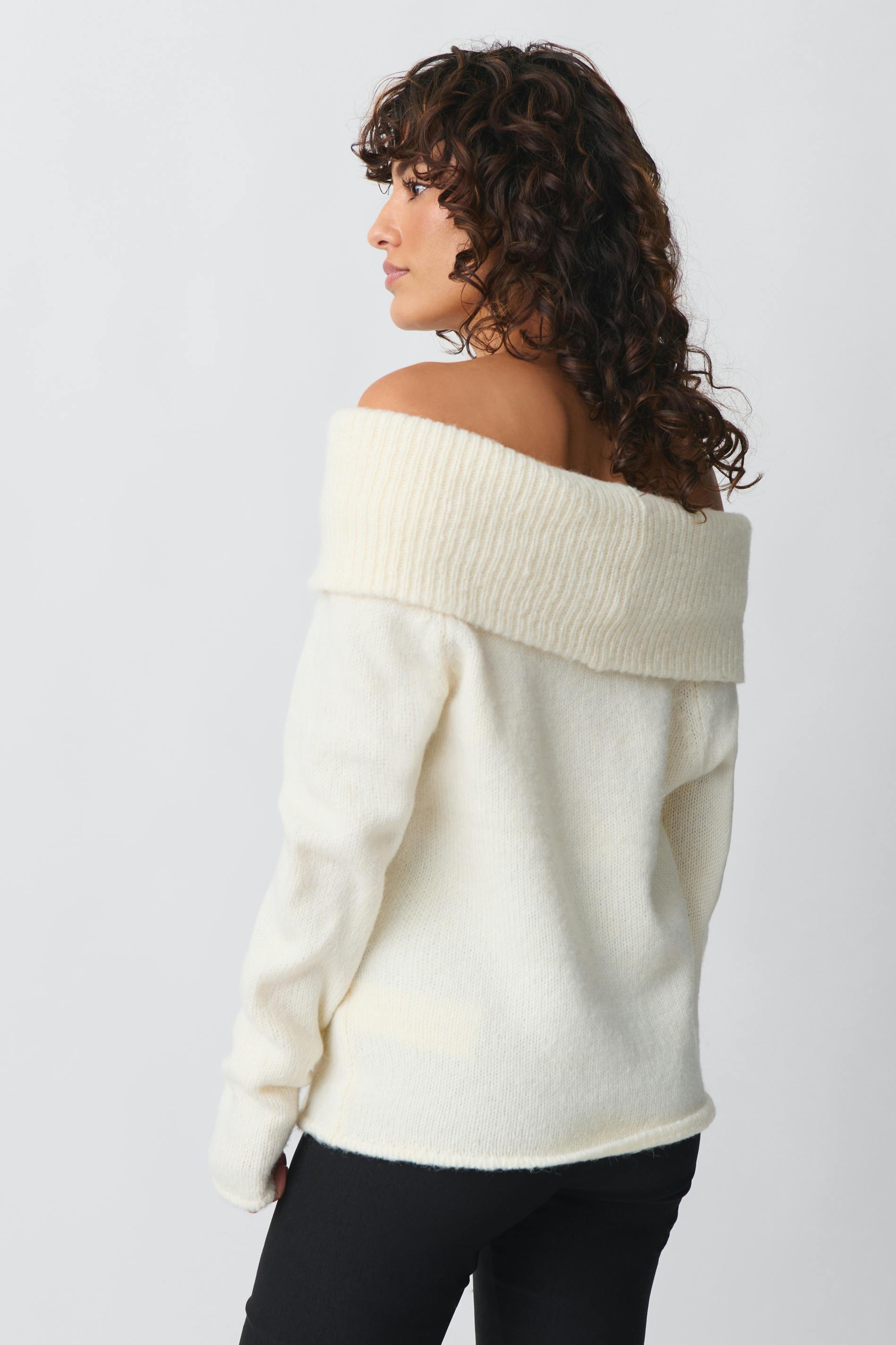 Elira Stockholm™ |  Conform Off-Shoulder Tröja