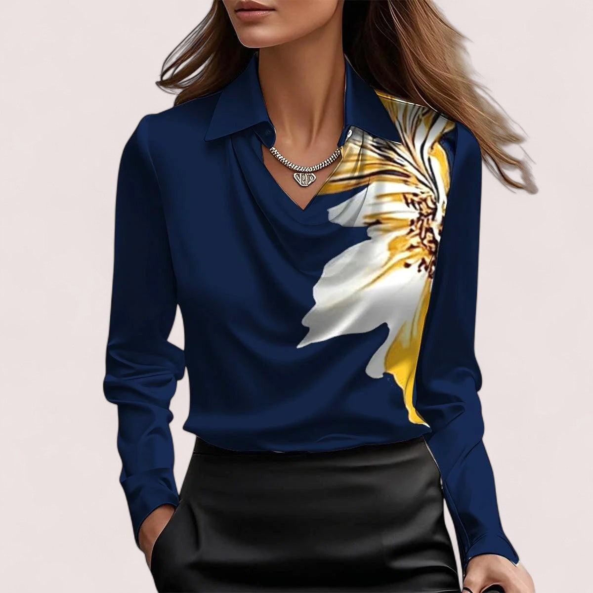Elira Stockholm™ | Blus med lyxig glans och veckad halsringning