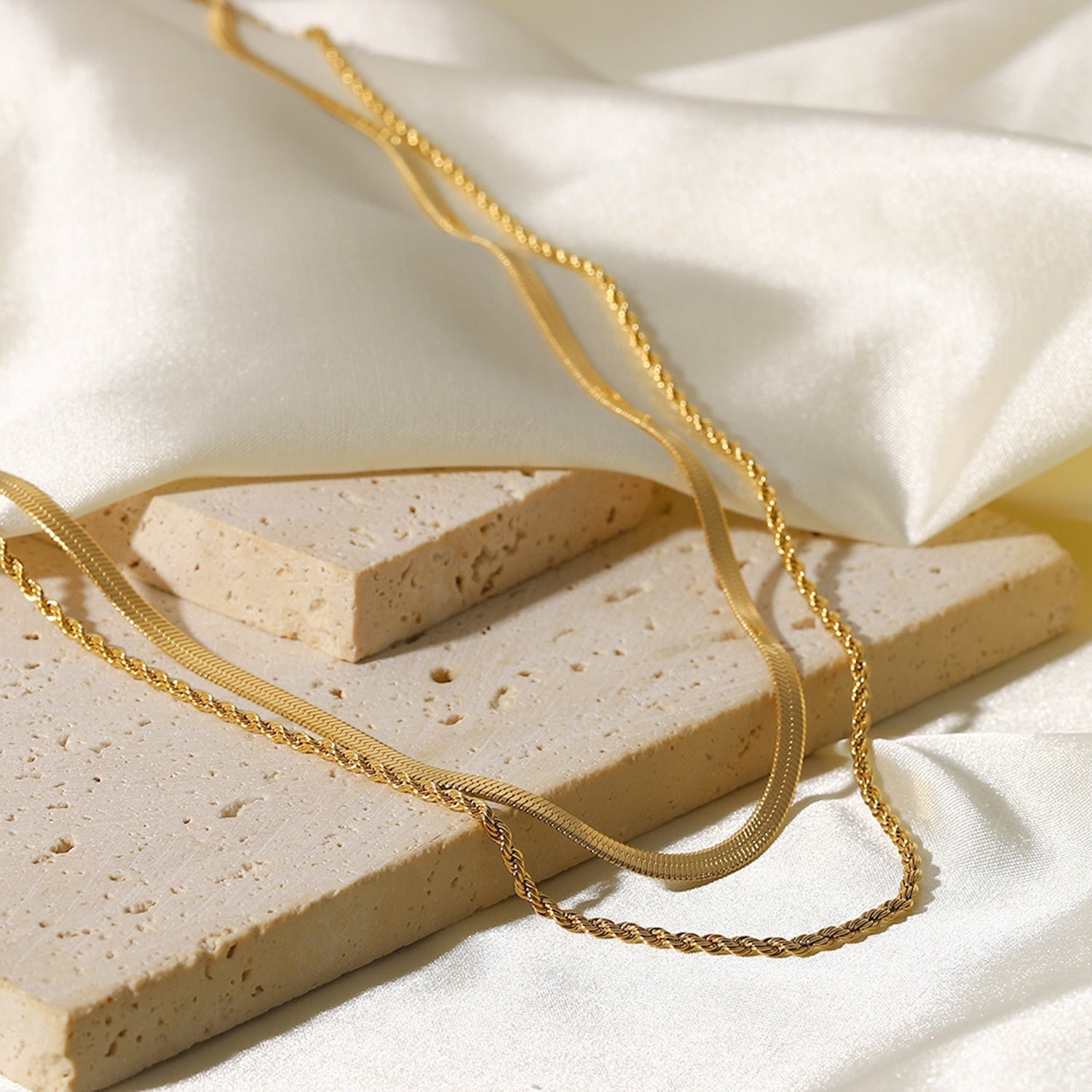 Elira Stockholm™ | 18K Guldhalsband