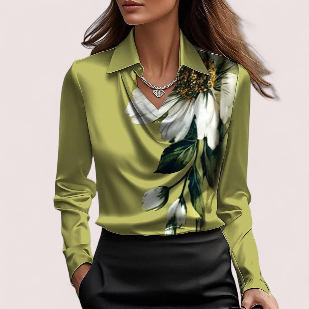Elira Stockholm™ | Blus med lyxig glans och veckad halsringning